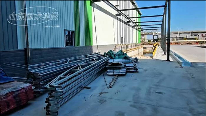 南宁太阳纸业厂房通道自动推拉雨棚