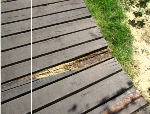 缺少维护的防腐木