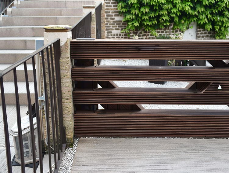 塑木护栏运输：定制包装与专业物流的完美协作