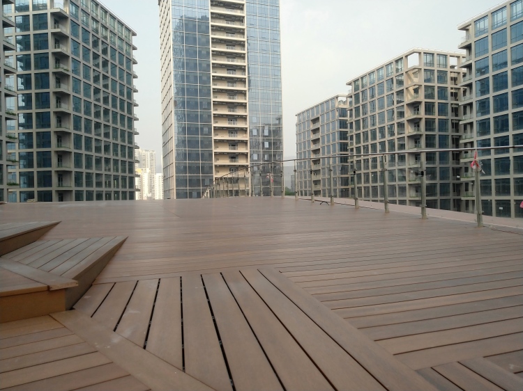 硅酸钙板与百妥木塑木应用场景及性能全维度专业对比