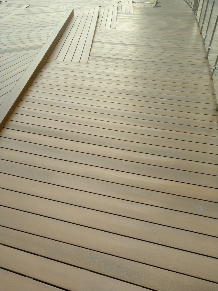 百妥木塑木：以专业绿色建材赋能户外空间